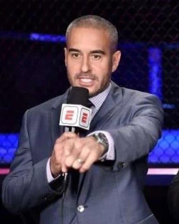 Jon Anik calling a UFC event cageside