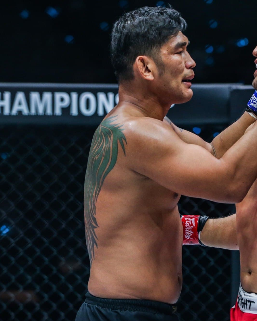Aung La N Sang fighting in the ONE Championship cage